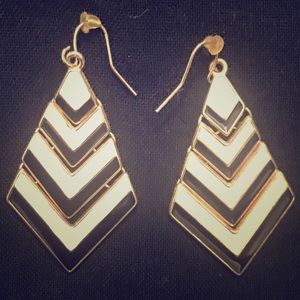 Charming Charlie’s Black/White/Gold Arrow Earrings